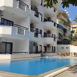 Blue Paradise Apart Aparthotel 3*