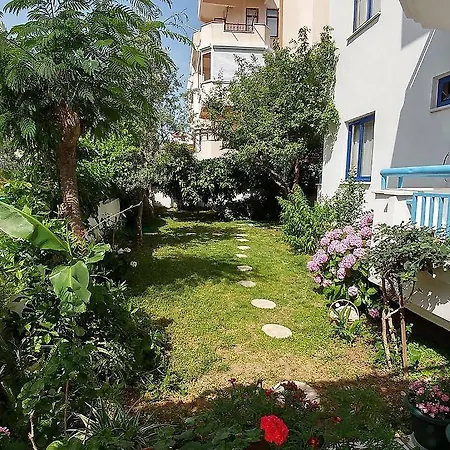 Blue Paradise Apart 3* Μαρμαρίς