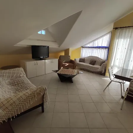 Blue Paradise Apart 3*